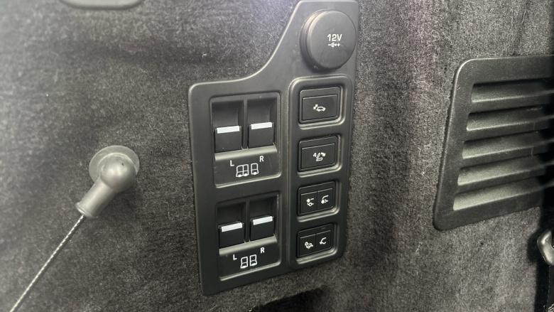 Land Rover Discovery 3.0 SD6 HSE Luxury 5dr Auto Diesel Station Wagon